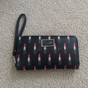 Chic Black Wallet with Lipstick Design